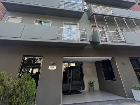 Piso alto 3 amb con balcón y amenities. APTO CRÉDITO.
