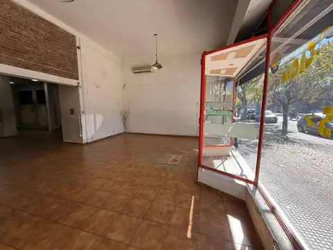 Local en Venta en Pompeya, USD 250.000
