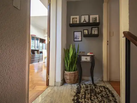 Depto Tipo Casa 5 ambientes con 3 baños
