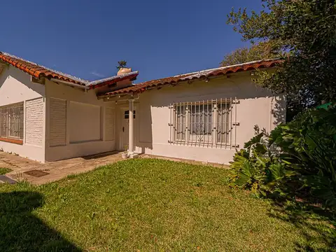 CASA MULTIFAMILIAR VENTA BENAVIDEZ ZONA COMERCIAL