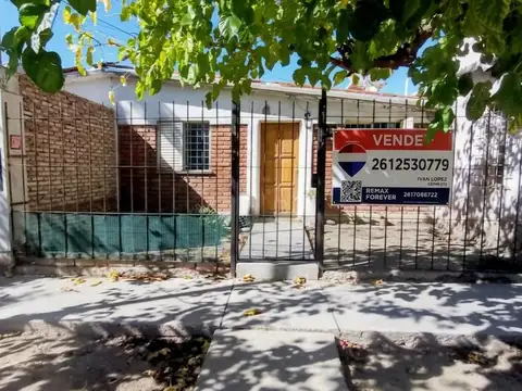 VENTA DE CASA BARRIO LA ESTANCUELA GODOY CRUZ