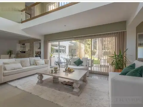 Casa en Alquiler de 3 dormitorios