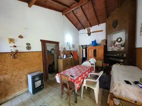 CHALET A RECICLAR SOBRE GRAN TERRENO DE 965 MTS² EN AV III