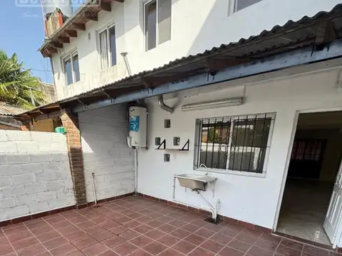 Depto Tipo Casa 4 ambientes con 2 baños