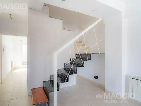 Depto Tipo Casa en Venta en Ramos Mejia Sur, USD 150.000