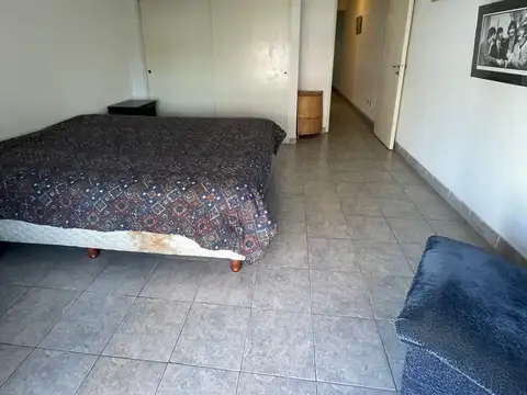 AMPLIO 2 ½ AMBIENTES - APTO CRÉDITO - VILLA BALLESTER CENTRO