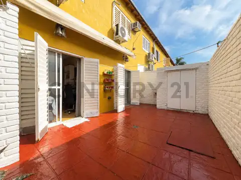 Depto Tipo Casa en Venta con 2 cocheras