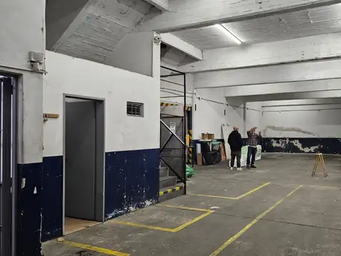 Excelente galpon 400 m2 en dos plantas zona industrial