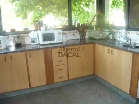 Casa en Venta en 473 (cantilo)/15 y 17 City Bell - Alberto Dacal Propiedades