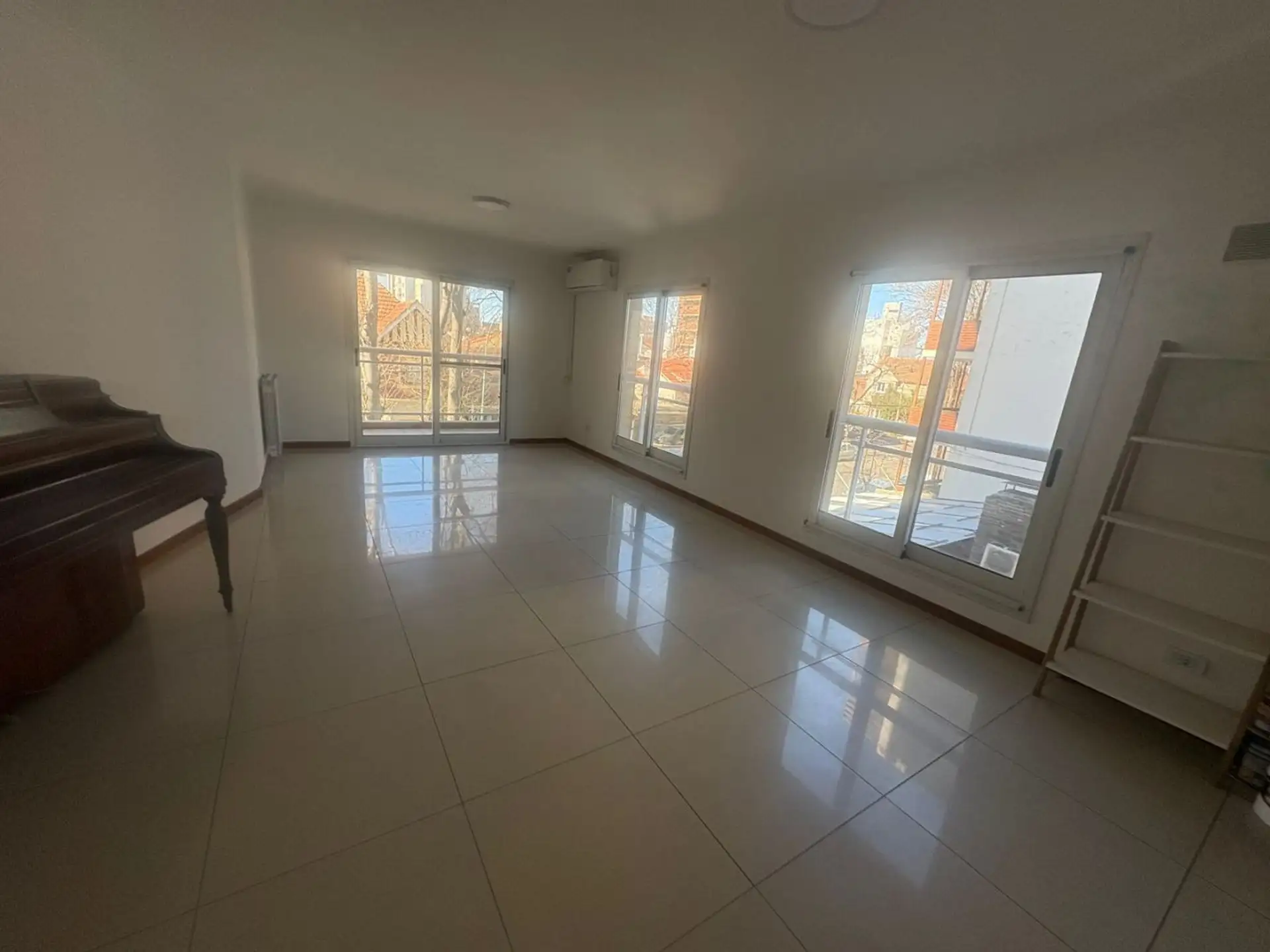 Venta de Departamento 3 AMBIENTES CON COCHERA en Plaza Mitre
