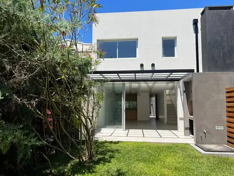 Casa en venta a estrenar de 3 Dormitorios en City Bell