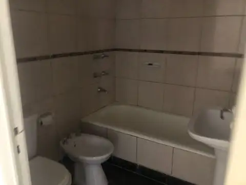 Carlos Pellegrini 700