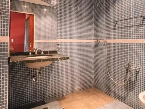 VENTA PH 4 AMB C/COCHERA Y TERRAZA PROPIA EN BARRIO NAÓN