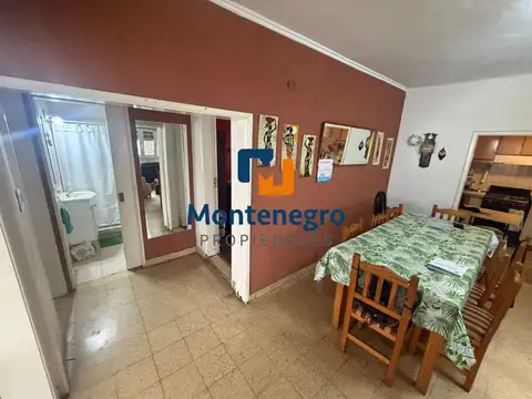 Casa en Venta con 4 cocheras