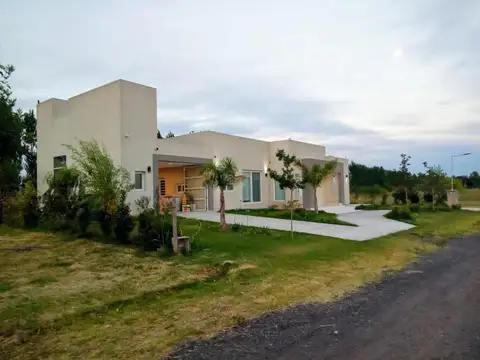 Adg. Lote En Barrio Los Juncos, Luján