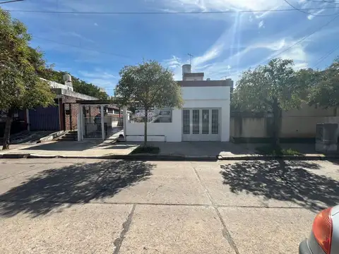 Casa para dos familias - VENTA