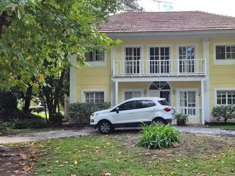 Casa 7 amb, en venta Country El Paraiso, Guernica