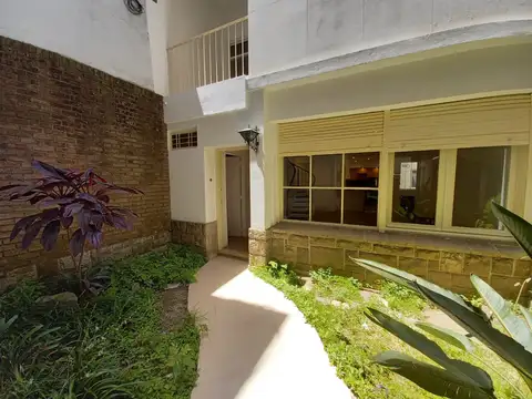Departamento Tipo Duplex | 3 Ambientes | Amplio Luminoso | Patio Y Balcón