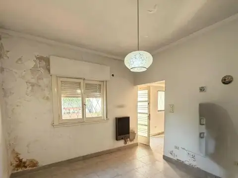 Casa 3 ambientes con 1 baño
