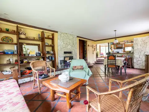 Casa en Venta con 1 cochera