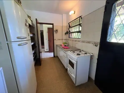 BARRIO LA BOTA | CASA 6 AMBIENTES CON PILETA | LOTE 1.500 m²