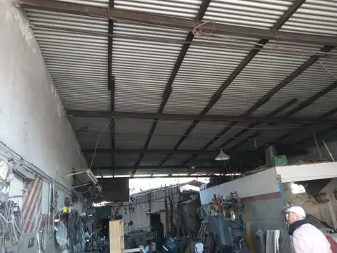 Galpón de 150m² en alquiler en Tablada