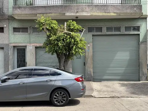 Depósito de 300 m2 en Venta - Caseros