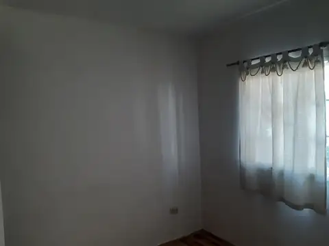 Depto Tipo Casa en Alquiler en Ramos Mejia, $ 700.000