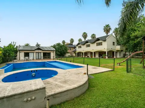 VENTA/PERMUTA – Casa de 4 dormitorios con amenities. San Marino, Funes Hills.