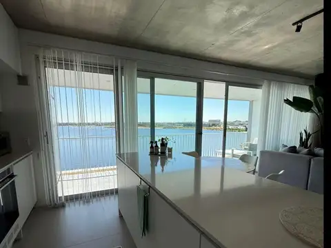 Departamento de 3 ambientes con vista al lago central