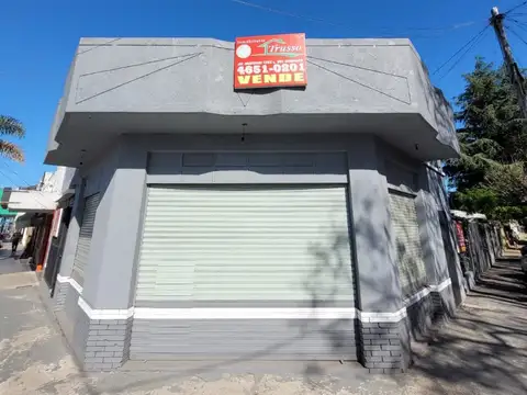  Local  sobre avenida Mosconi , esquina Cerrito Lomas del Mirador
