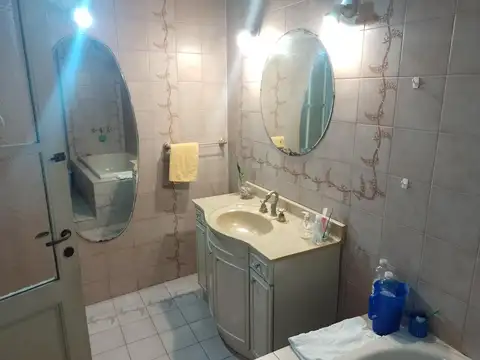 Depto Tipo Casa en Venta 100 años