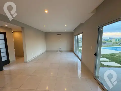 Casa en Alquiler de 3 dormitorios