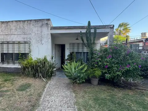 ¡Imperdible casa en pleno centro de A. Sourdeaux!