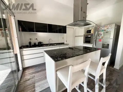 Alquiler Casa de 3 dormitorios, Funes Hills Miraflores