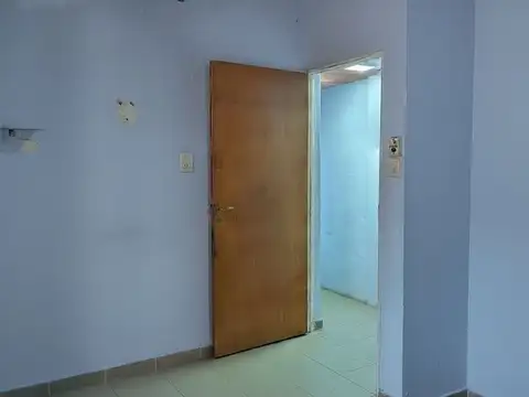 Casa 10 ambientes con 4 baños