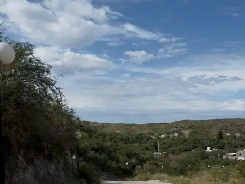 Terreno en venta a orillas de dique cruz de piedra