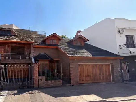 VENTA CHALET DE 6 AMBIENTES EN 3 PLANTAS GARAGE 2 AUTOS,  RAMOS MEJIA ESC/OFERTA