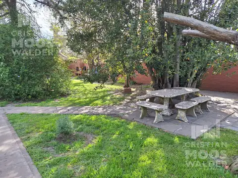 Casa 6 ambientes con 2 baños