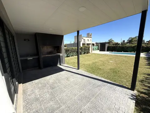 Casa 2 ambientes con 1 baño