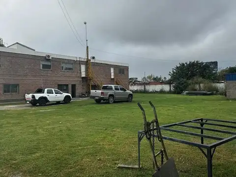 Galpon con oficinas sobre Avenida Circunvalacion