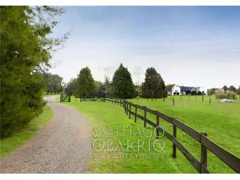 Casa en Venta con 4 cocheras