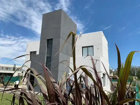 Casa en Venta en El Ensueño, USD 229.000