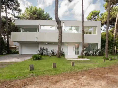 VENTA CASA 5 AMBIENTES PINAMAR NORTE