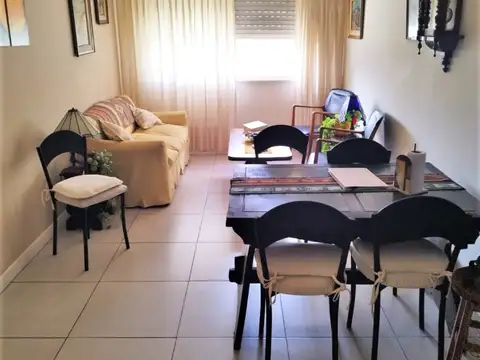 Avellaneda 100, Piso 7