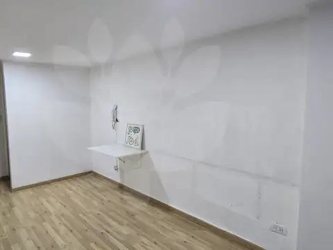 Oficina en Venta en Galería Mayo – La Plata Centro, 3° Piso con Baño Propio