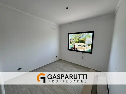 Casa en Venta con 4 cocheras