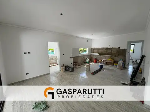 Casa 5 ambientes con 4 baños