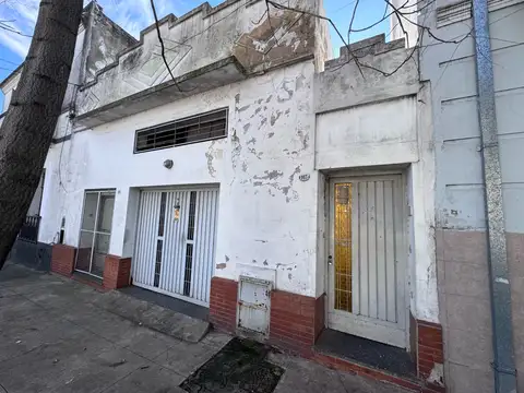Venta casa con local y terraza  - Zelarrayán al 900, Parque Chacabuco