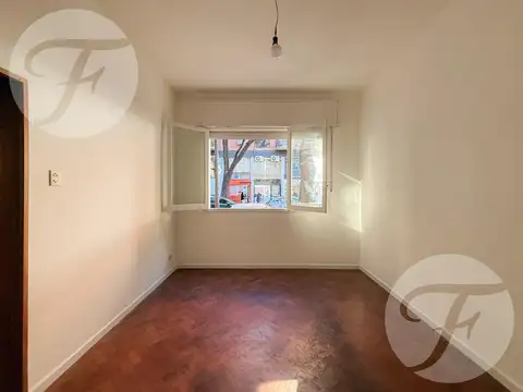 Depto Tipo Casa en Venta 80 años
